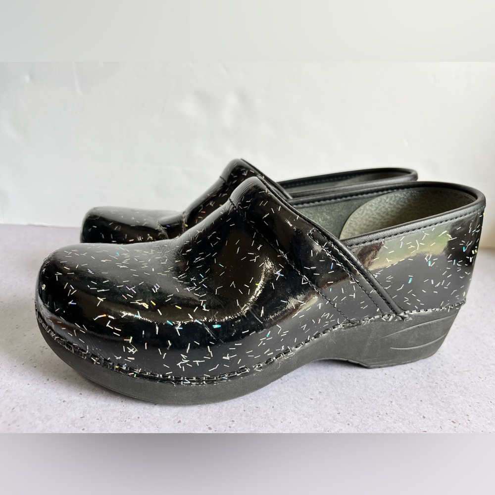 Stylish Black Women's Clogs
